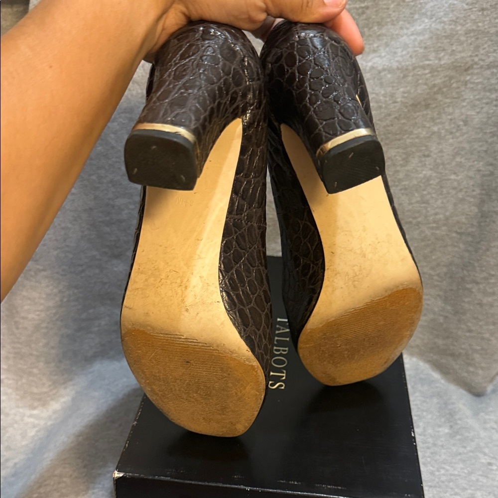 Talbots Chocolate Croc-Patterned Heels - Picture 5 of 7